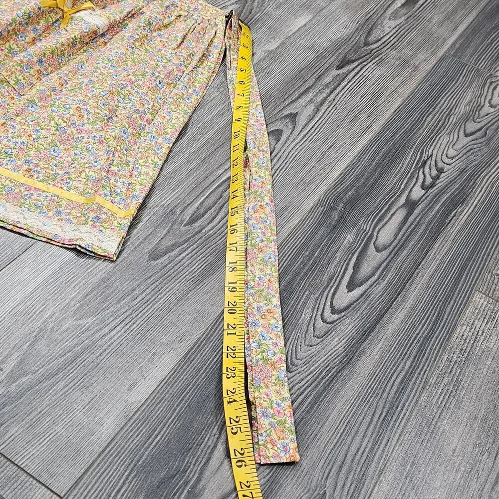 VINTAGE FLORAL WAIST APRON – HANDMADE – LACE TRIM – YELLOW RIBBON – CLEAN